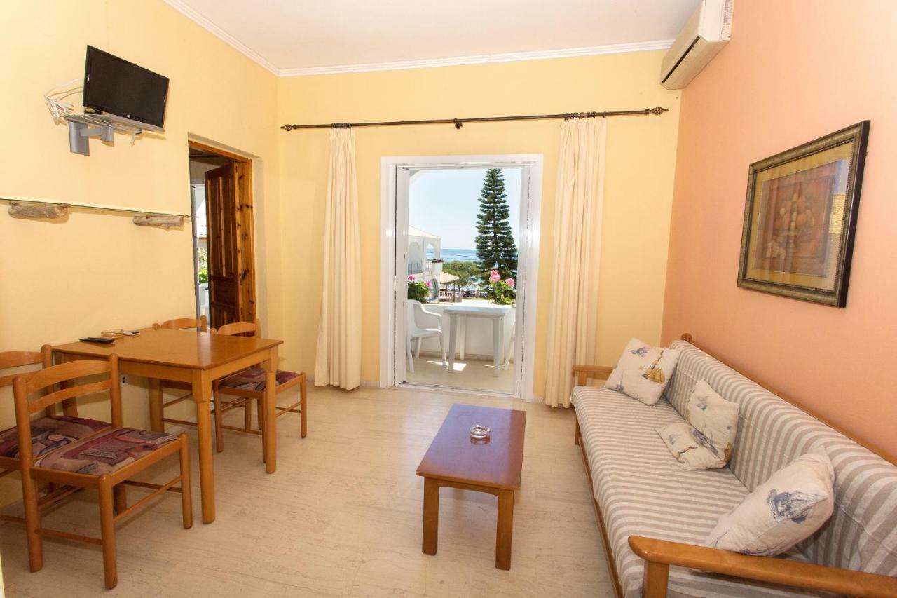 Sigma Hotel Paralia Vrachou Eksteriør bilde